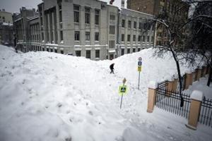 Moscow records heaviest snowfall in over 200 years