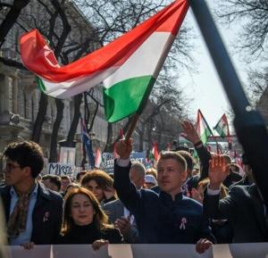 Vance hails Orban as 'model' for Europe in pre-election Hungary visit