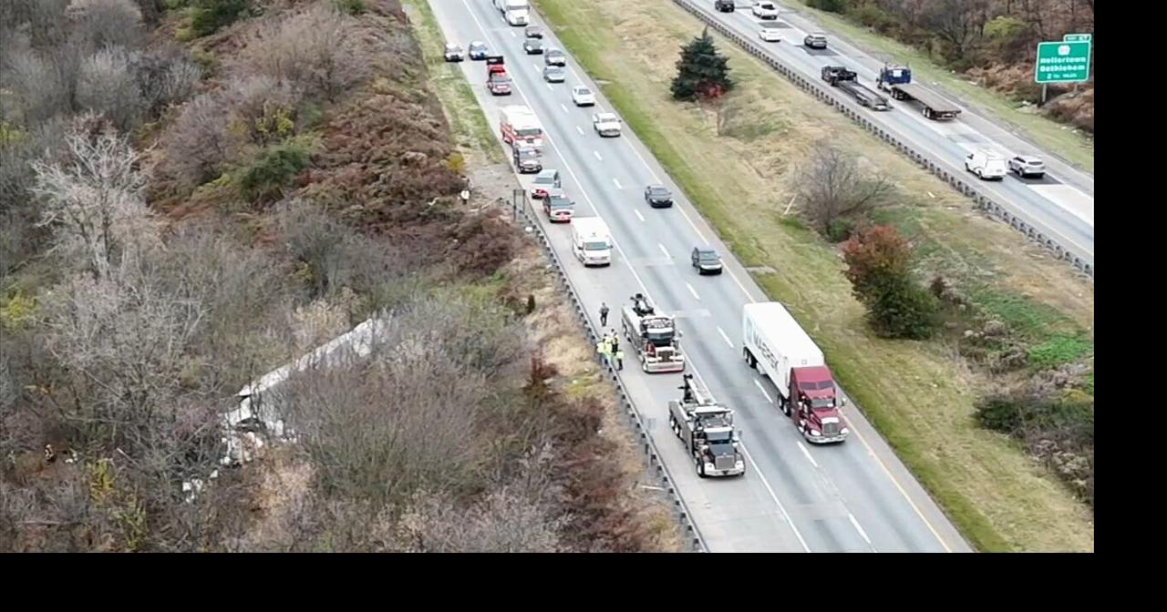 Tractor trailer goes over embankment on I-78 in Lower Saucon Twp ...