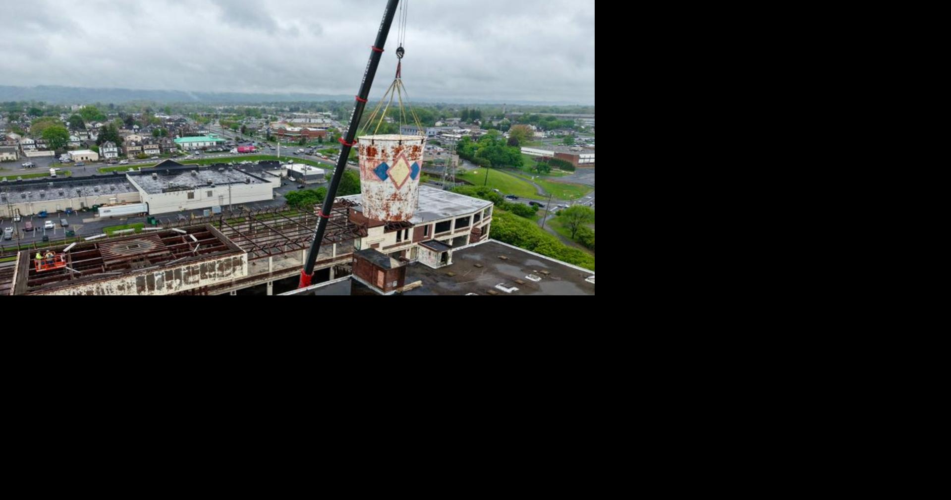Crews remove big Dixie Cup from historic factory in Wilson 4-30-26