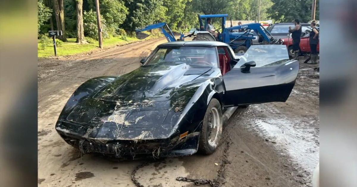Crews begin cleanup efforts after heavy rain causes flooding in Warren Crews begin cleanup efforts after heavy rain causes flooding in Warren