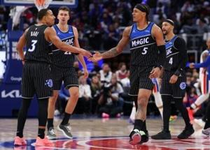 Magic hold off Pistons for 2-1 series lead