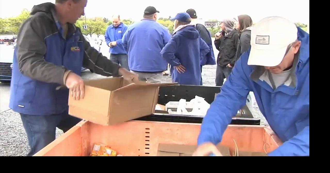 12,368 Pounds of Hope: 10th annual Food Truck Food Drive smashes donation goals