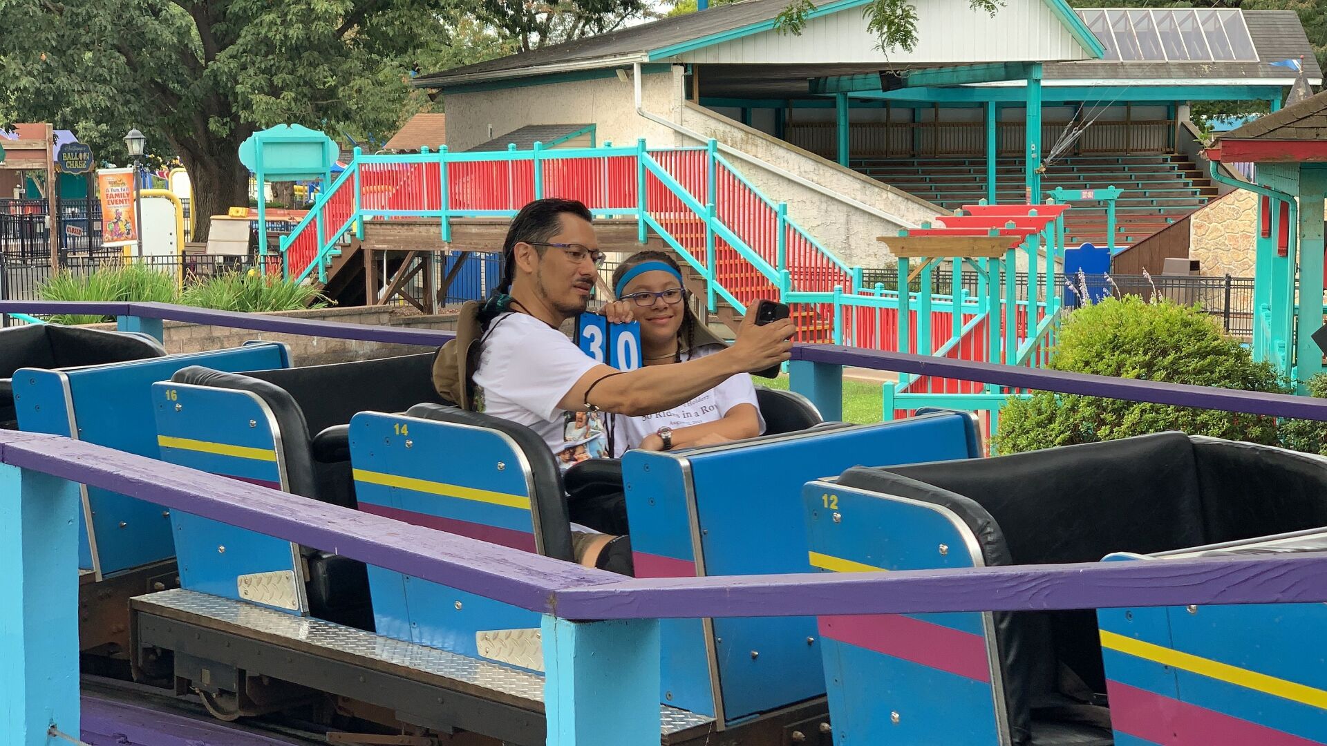 Dad daughter break coaster record at Dutch Wonderland Berks