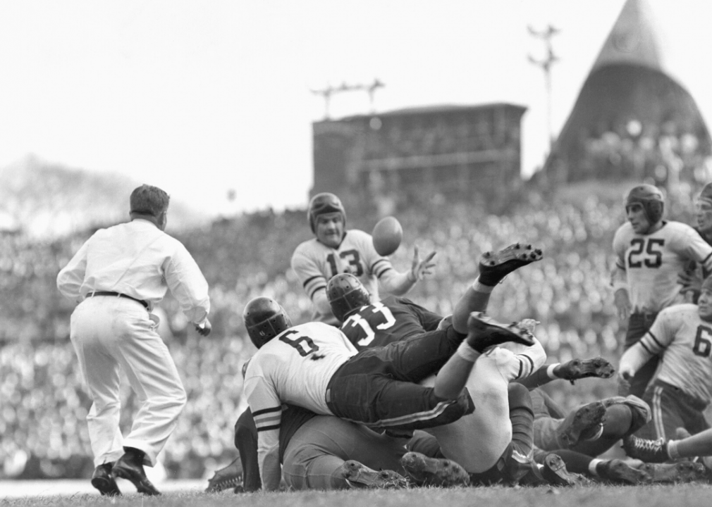 Chicago Bears win 1940 NFL title 73-0 