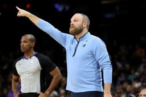 Ex-Grizzlies coach Jenkins set to be new Bucks coach: reports