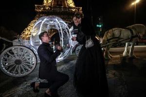 Love on the Seine: the rise of picturesque Paris proposals