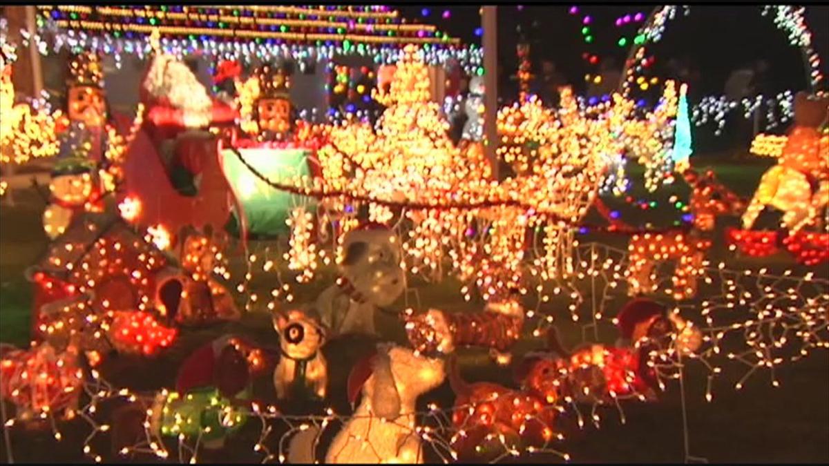 Family Carries On Tradition At Sparky S Christmas House Lehigh Valley Regional News Wfmz Com