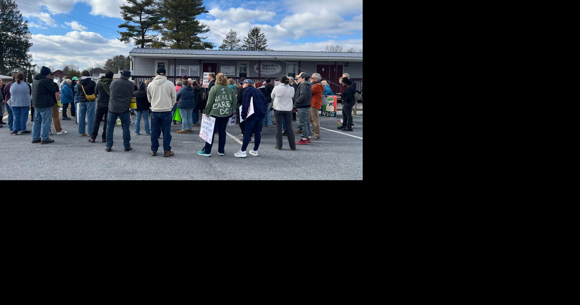 Crowd rallies at first protest against planned ICE center in Upper Bern