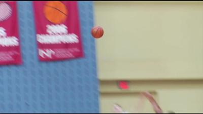 Lee Leads Ku To 3 1 Start Sports Wfmz Com