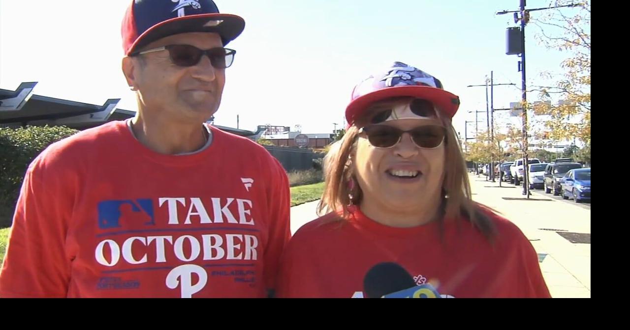 Fans flood team store to stock up on Phillies gear for NLCS