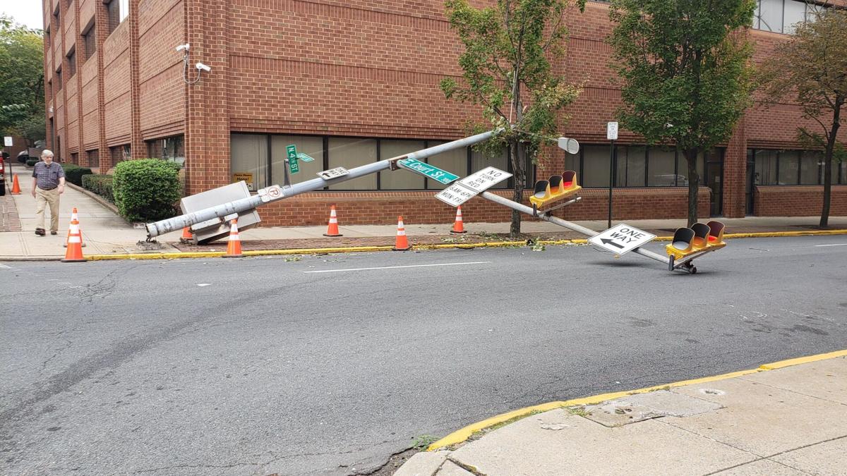 Crash Brings Down Traffic Lights In Downtown Reading Berks Regional News Wfmz Com