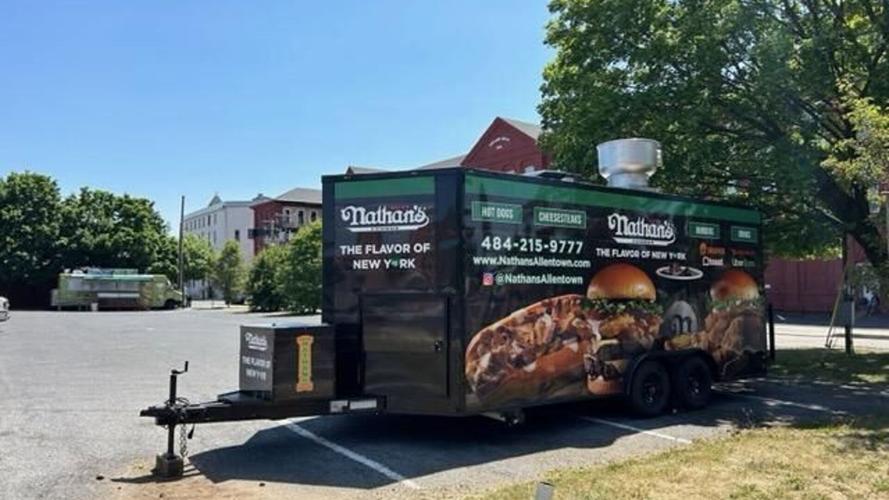 The Hot Dog Truck: A Hot Dog a Day Number 15: Bill's Dog House in Framingham