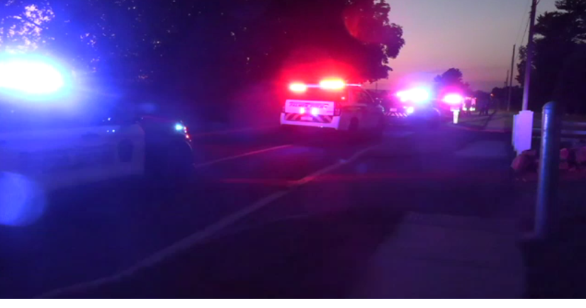 La policía persigue a una persona por dos municipios del condado de