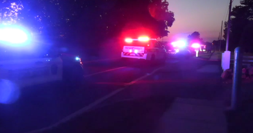 La policía persigue a una persona por dos municipios del condado de