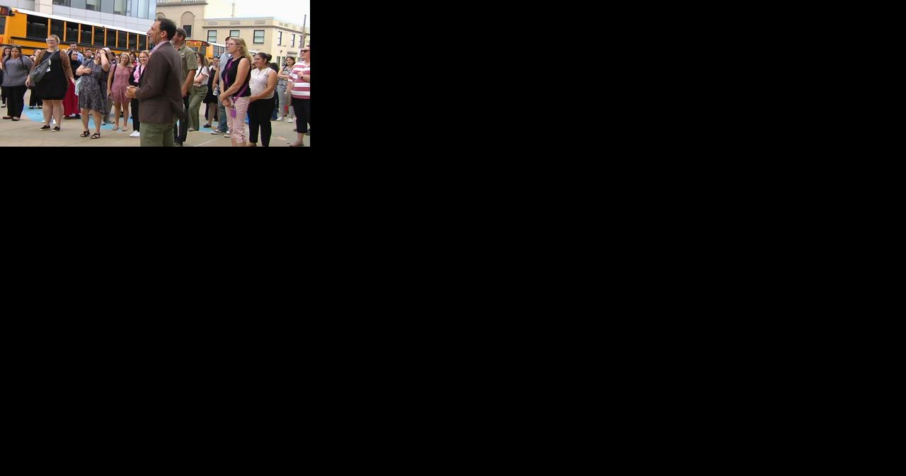 Allentown School District officially welcomes 125 new teachers, still looking to hire dozens more - Vimarsana News