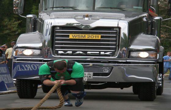 Strongest Men Compete By Pulling A Mack Truck Lehigh Valley Regional News Wfmz Com