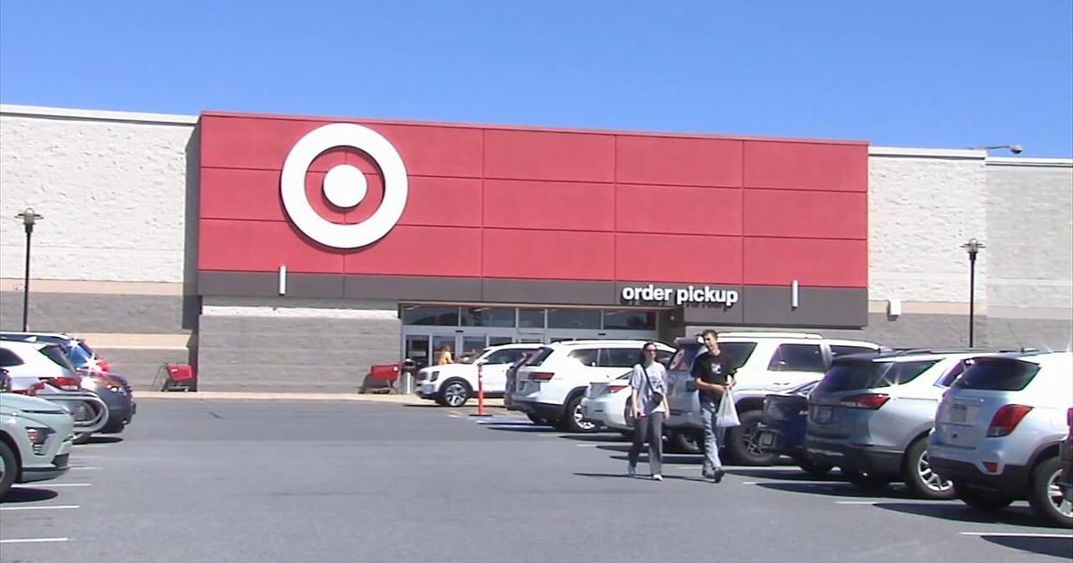Target Read Out Broadcasting Square among Target stores to open at midnight for Taylor ...