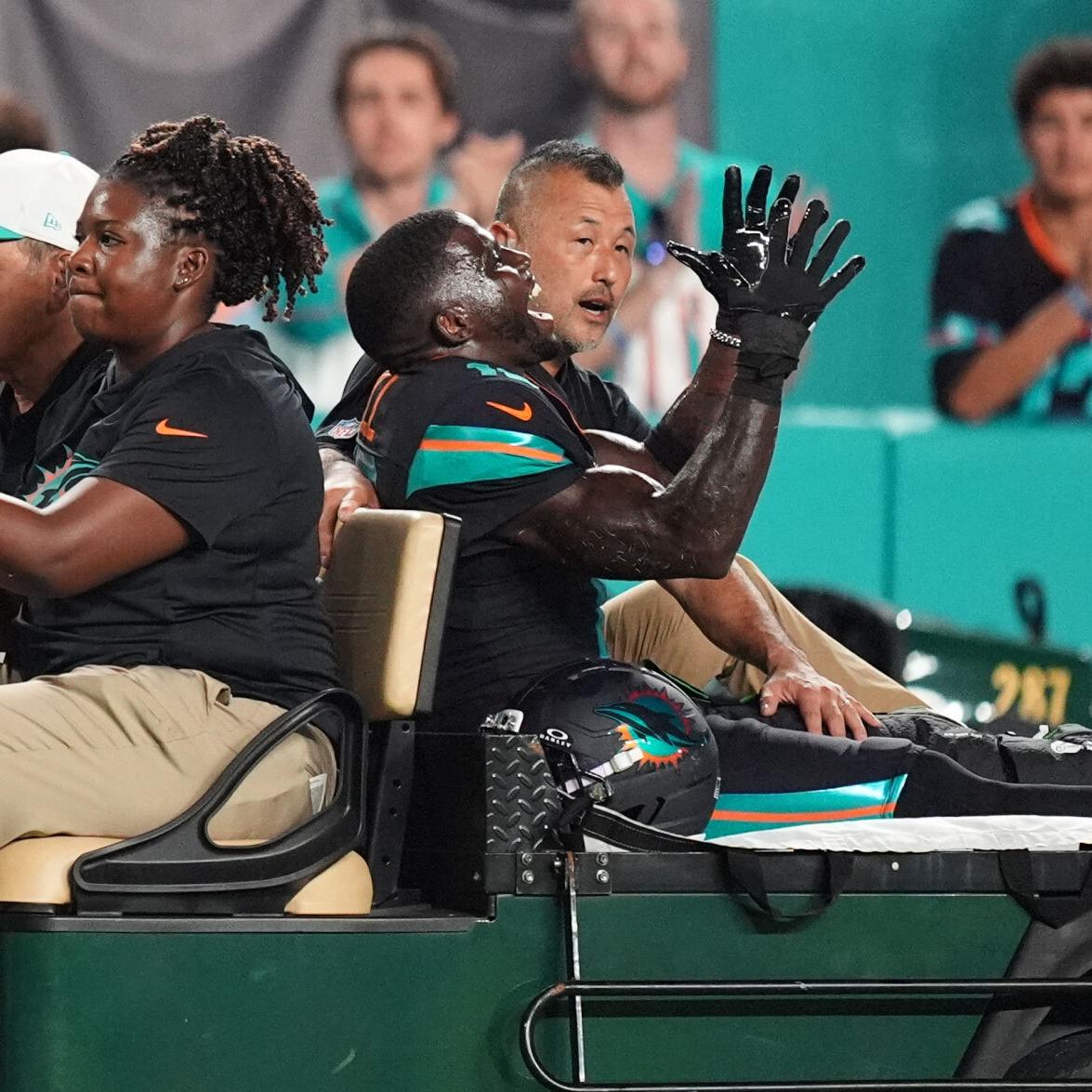Dolphins' Tyreek Hill carted off field and taken to hospital with serious left leg injury | Ap-sports | wfmz.com