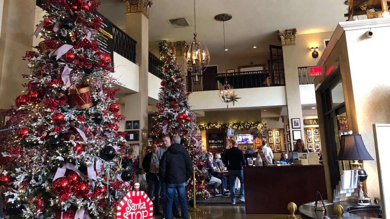Hotel Bethlehem extends holiday decoration viewing time | Lehigh Valley  Regional News | wfmz.com