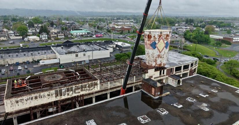 Crews remove Lehigh Valley landmark Dixie Cup from historic factory