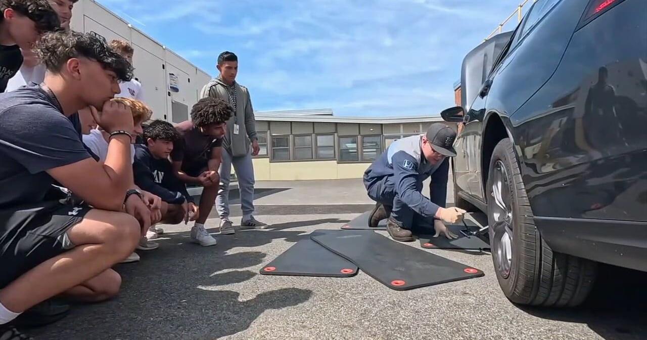 Hackettstown students get schooled in changing tires, texting and driving dangers - Vimarsana News