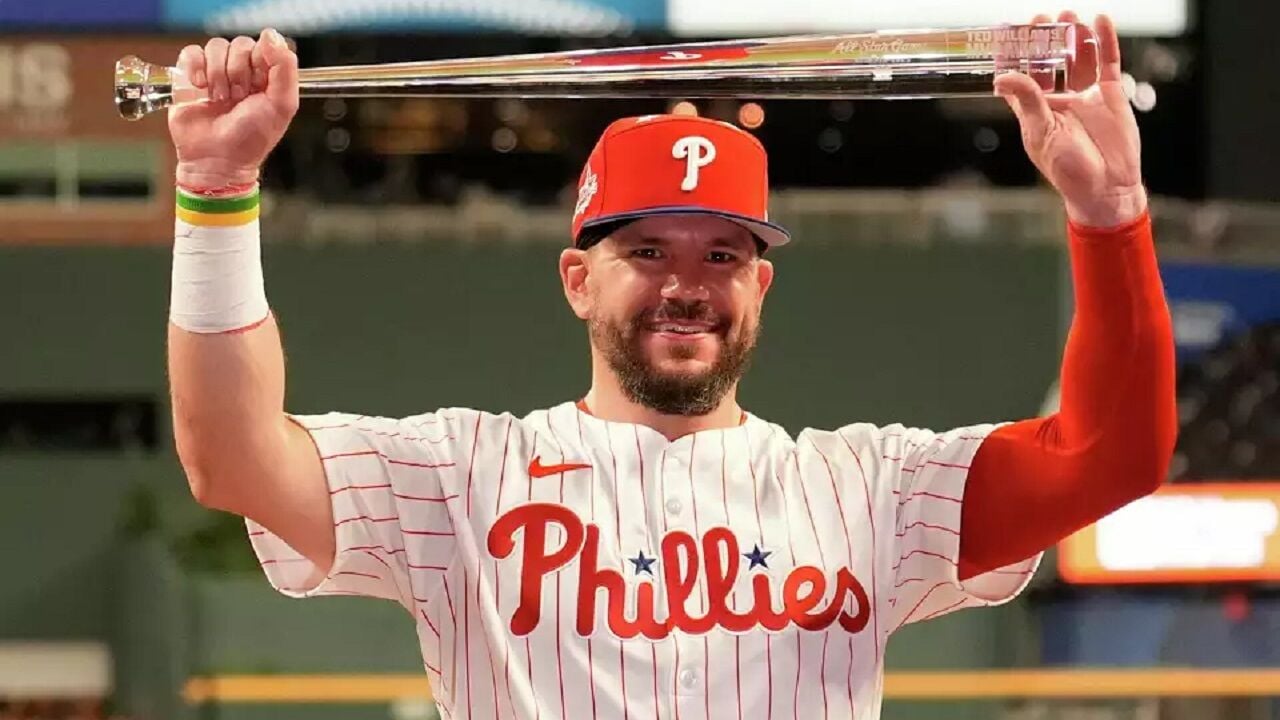 Kyle Schwarber hitting a home run for the Philadelphia Phillies