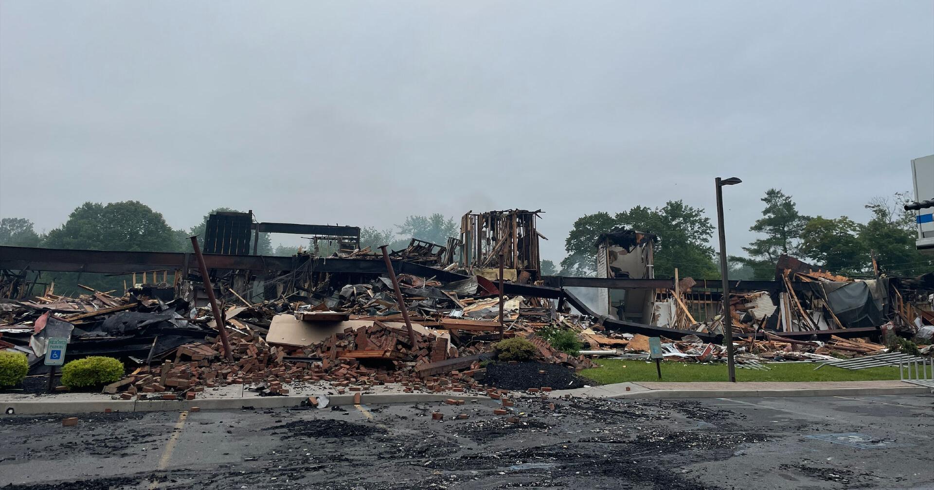 Fire levels Poconos shopping center - Vimarsana News