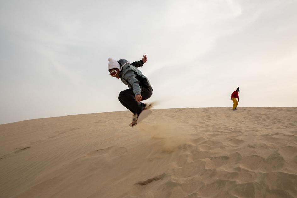 Snowboarders set to swap snowy slopes for sand dunes of Qatar | News