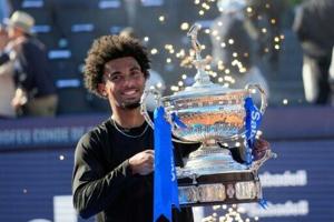 Fils wins on Barcelona clay with French Open looming