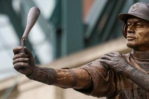 Swing and miss: Ichiro statue reveal goes awry as bat snaps