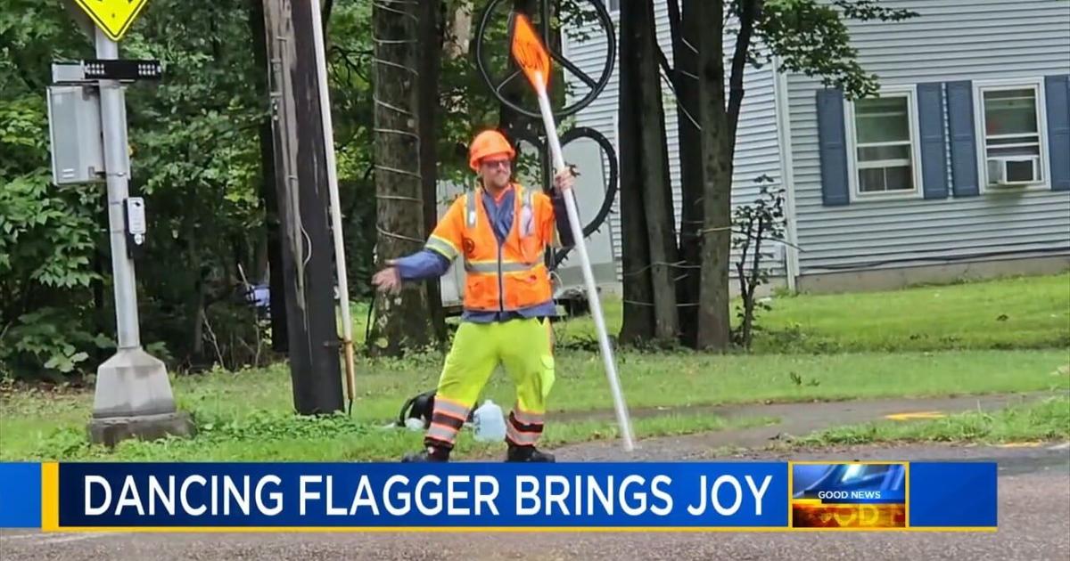 Good News: Dancing flagger brings joy | Good News | wfmz.com
