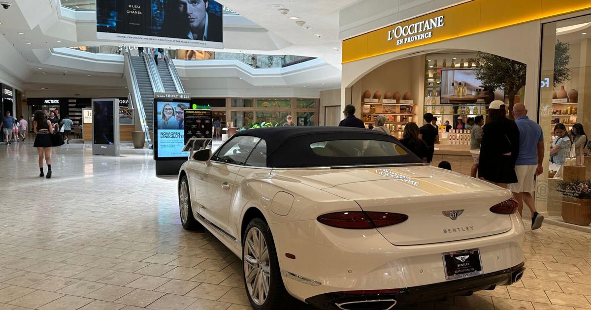 US retail sales unexpectedly post largest drop in more than a year | Ap ...