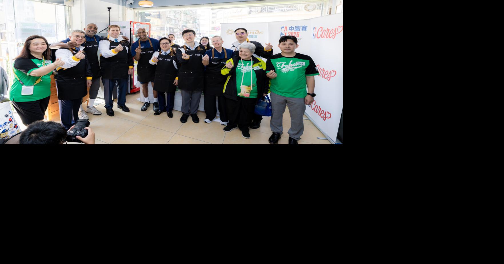 Sands China Joins Hands with NBA Legend to Distribute Boxed Lunches to the Macao Community