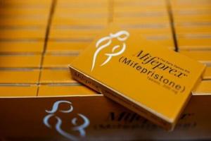 US appeals court temporarily halts mail delivery of abortion pill