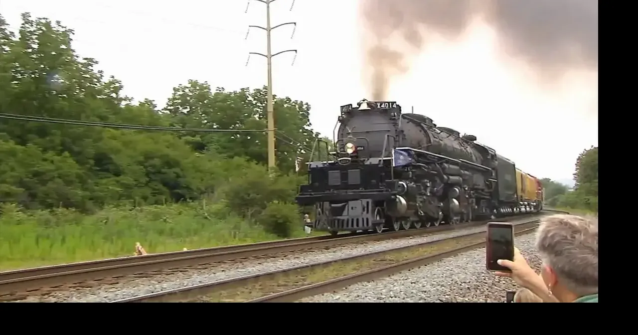 Hundreds gather in Berks for Big Boy's return trip
