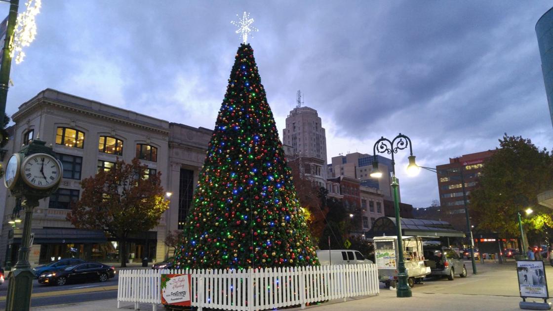 Reading Officially Lights Christmas Tree On Penn Square Berks Regional News Wfmz Com