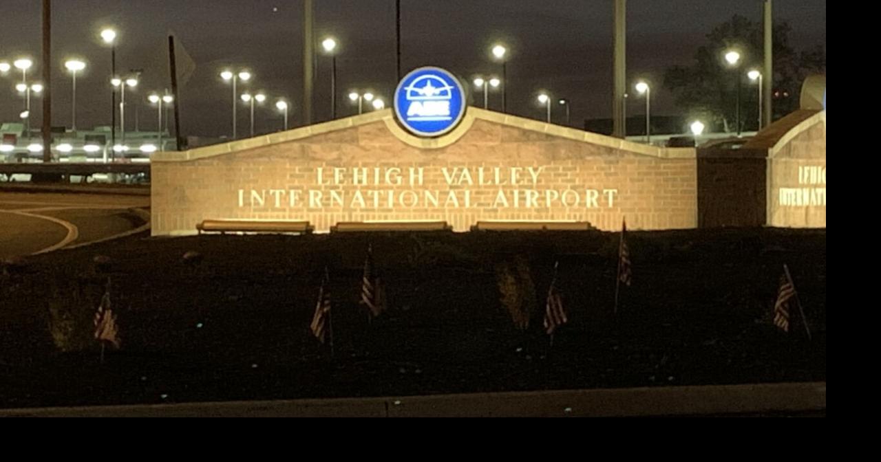 Airplane carrying 'Party Animals' players struck by lightning on way to Lehigh Valley airport, lands safely - WFMZ.com