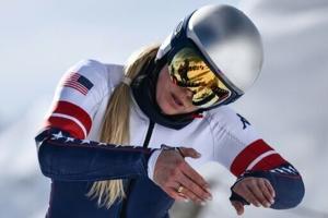Vonn hoping to return to USA after fourth surgery on broken leg