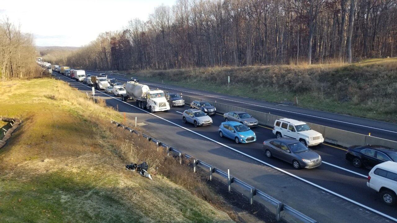 4vehicle crash closes Pa. Turnpike between Quakertown, Lansdale for