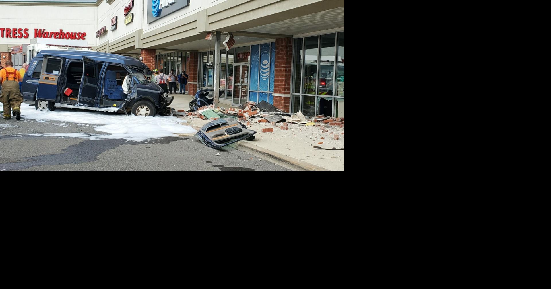 Man dies after crash into shopping plaza near Tamaqua Poconos and