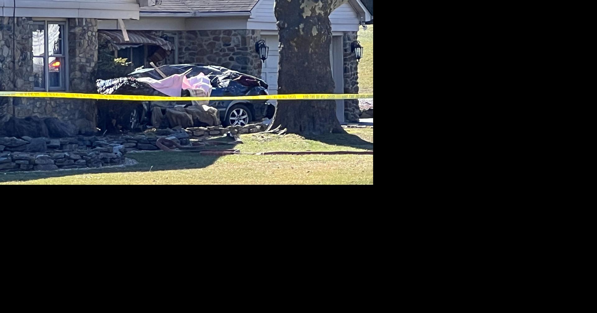 Man, 21, pronounced dead after car crashes into house in Williams ...