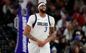 Mavs' Davis has ligament damage in left hand: report