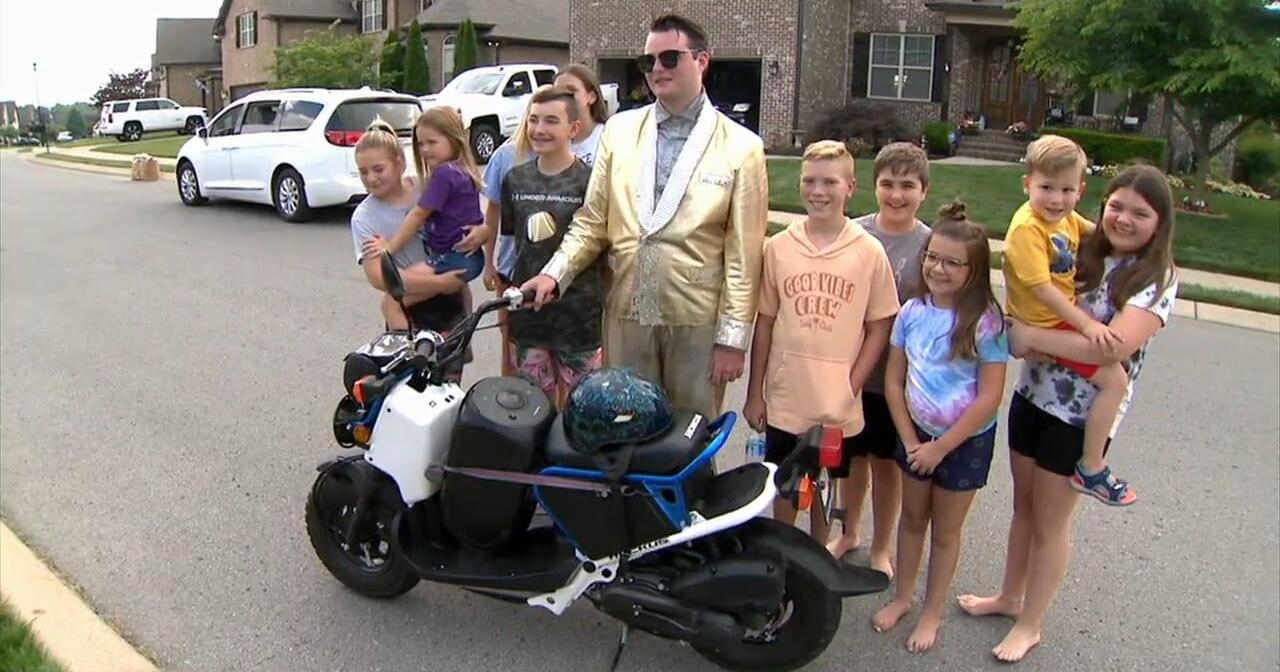 Good News: Tennessee man dresses as rock stars, rides scooter to work - Vimarsana News