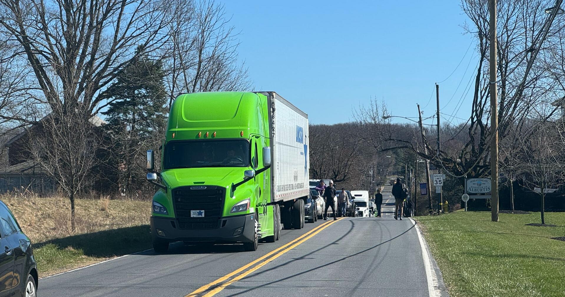 Business evacuated, roads closed after report of suspicious package in Lower Macungie; Allentown Bomb Squad assisting - Vimarsana News