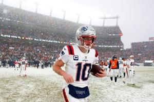 Patriots reach Super Bowl in blizzard-hit 10-7 win over Broncos