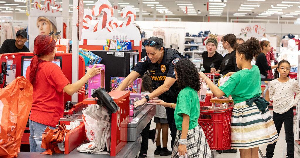 Broward Sheriff's Advisory Council Partners with Fort Lauderdale Police Department, Lauderhill Police Department, Pembroke Pines Police Department, and Florida Highway Patrol to Host Annual Holiday Shop with a Cop