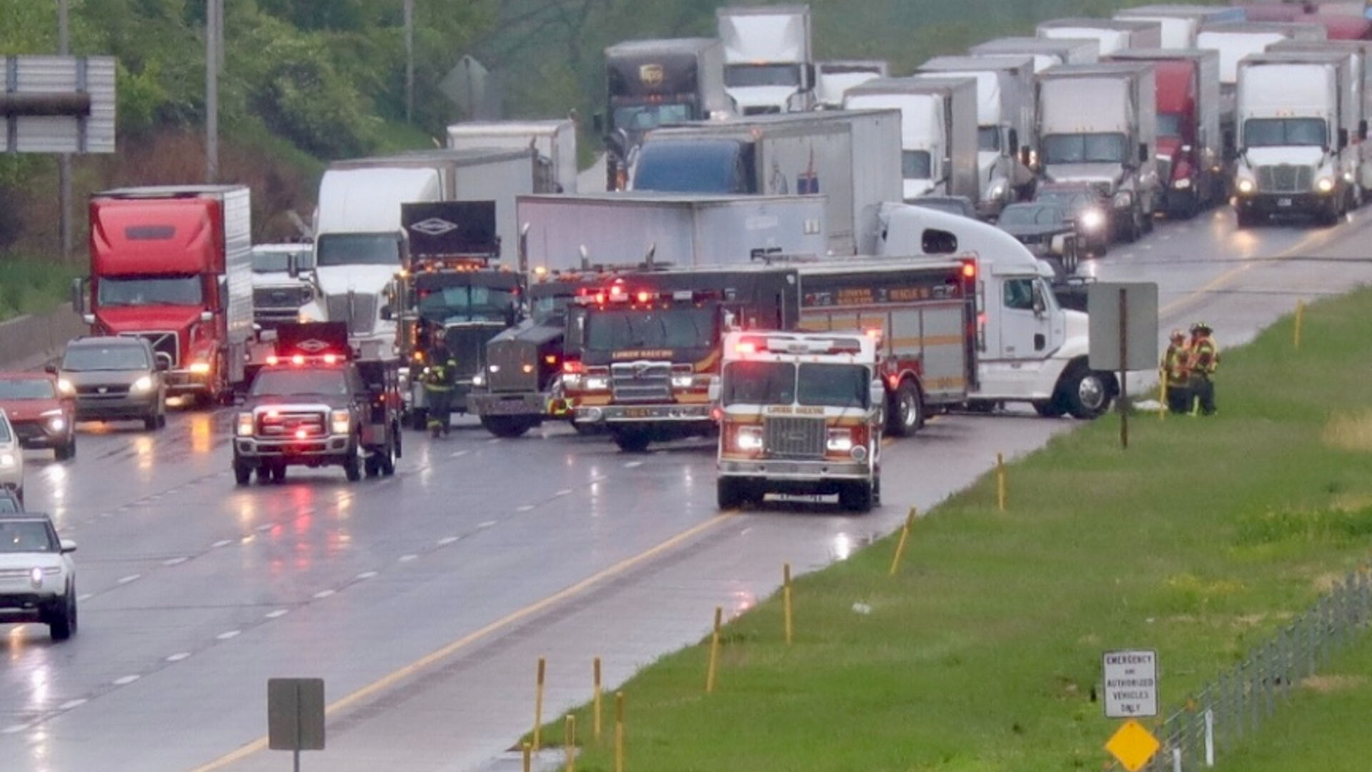 Jackknifed tractor-trailer on I-78 in Lower Saucon causes traffic ...
