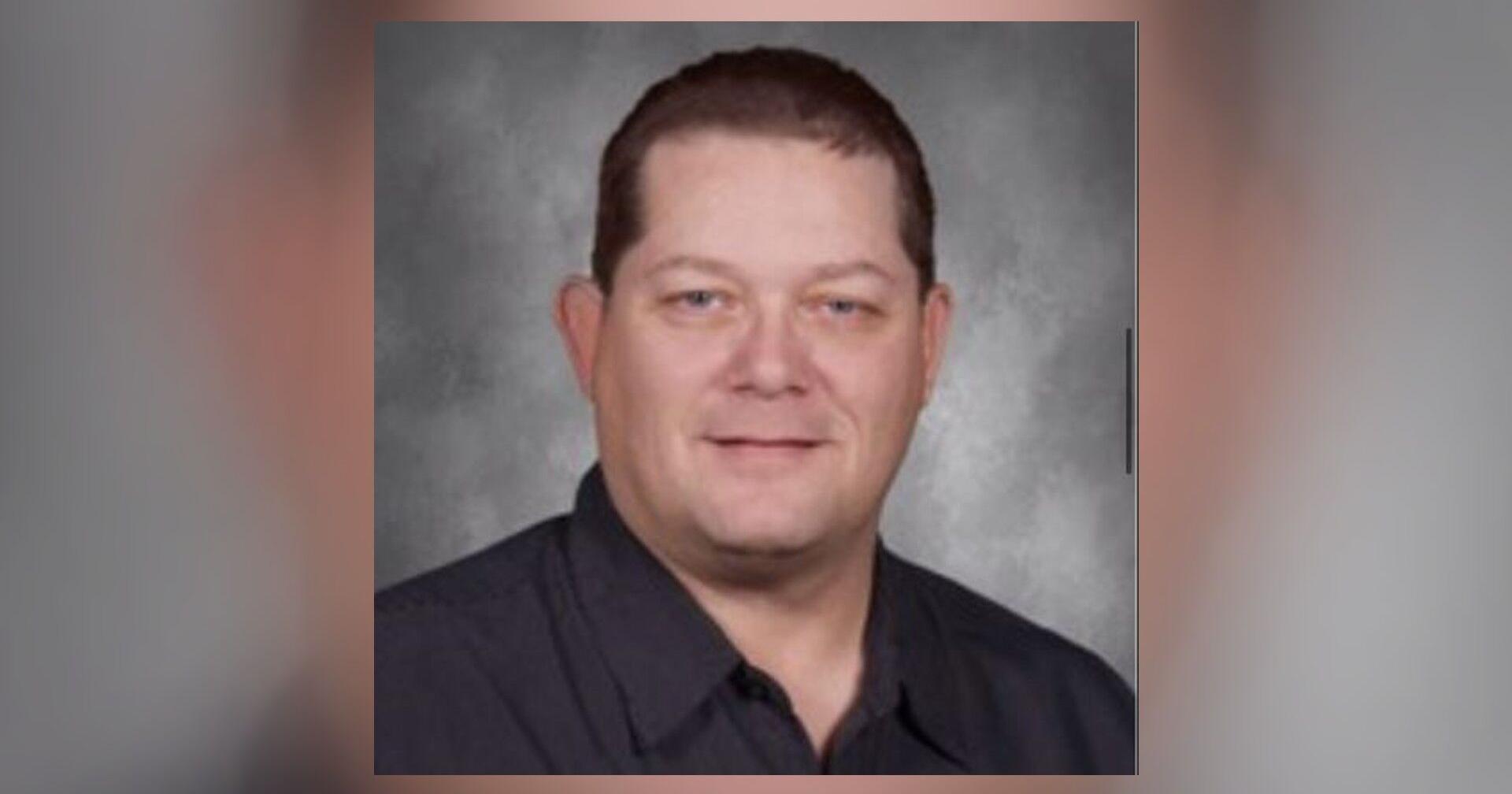 Former high school teacher who tried to meet who he thought was 17-year-old girl for sex learns his sentence - Vimarsana News
