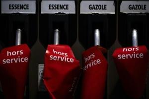 Asian stocks rally, crude drops on lingering hope for a peace deal